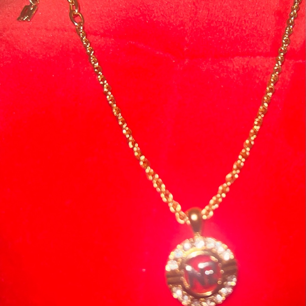 Nina Ricci Vintage NR Logo Medallion Necklace Gold Rope Chain Rhinestone Pendant - Picture 4 of 5